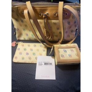 DOONEY & BOURKE HEARTH LOGO RAINBOW ZIP W/MATCHING WALLET & COIN/KEY/CC WALLET